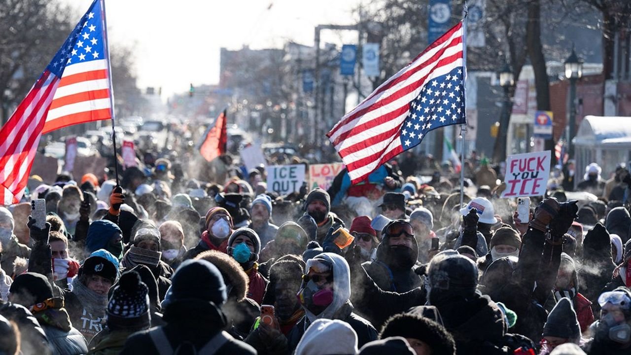 protests after us immigration officer kills woman in minneapolis